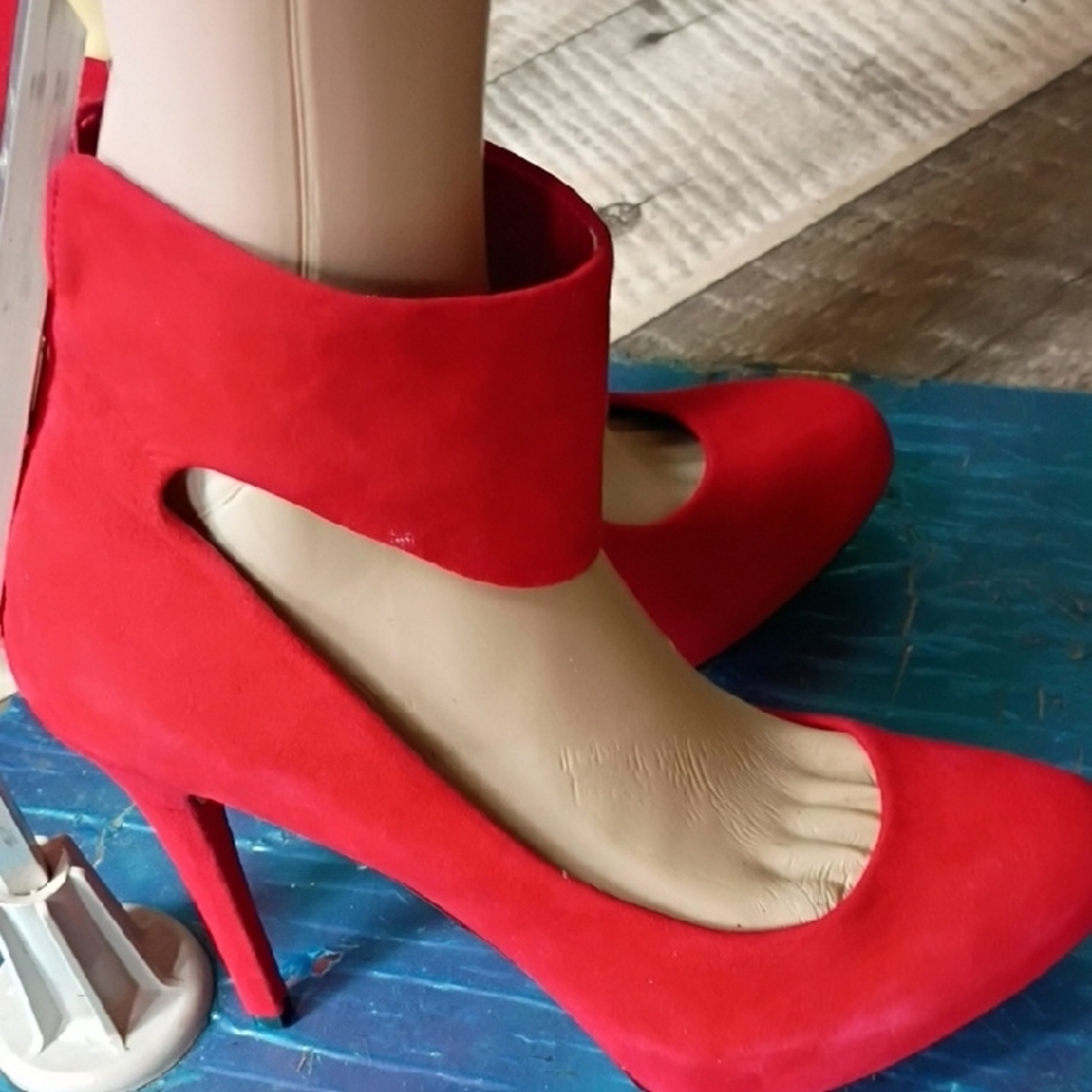 Jessica Simpson Vibrant Red Heels - Picture 3 of 6